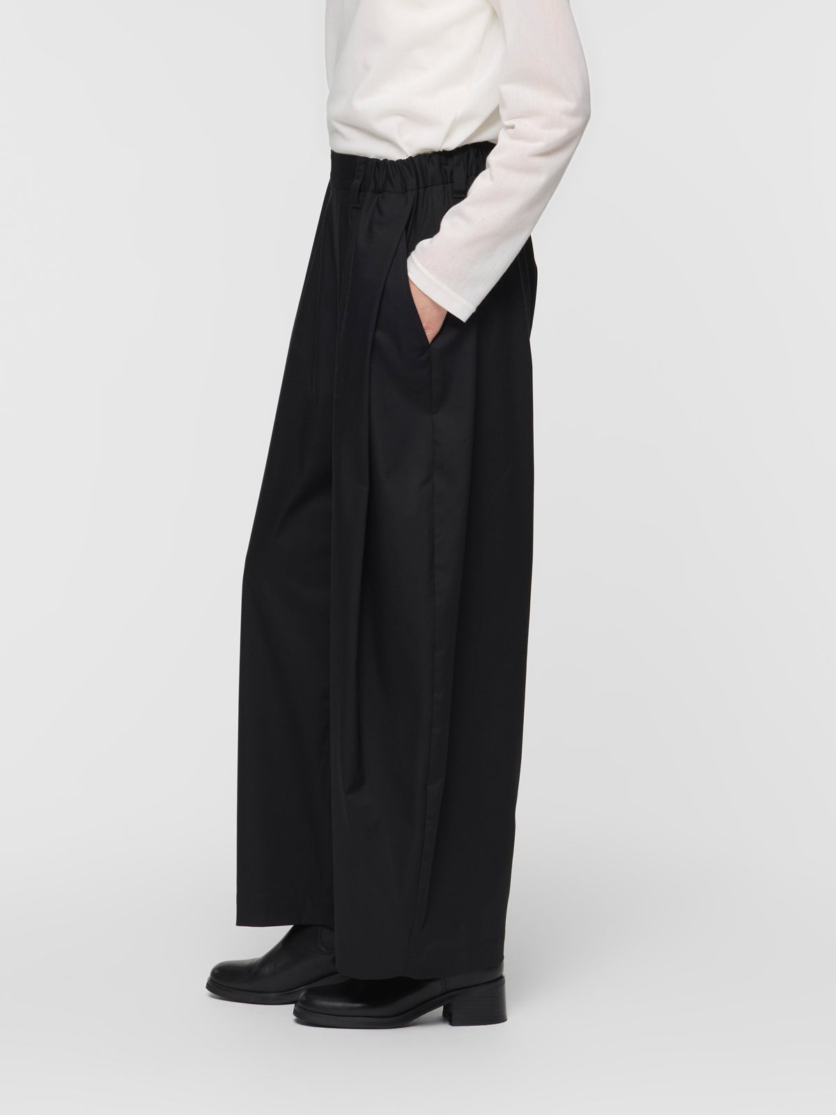 mizuiro ind ディープタックパンツ｜ MARcourt ONLINE STORE