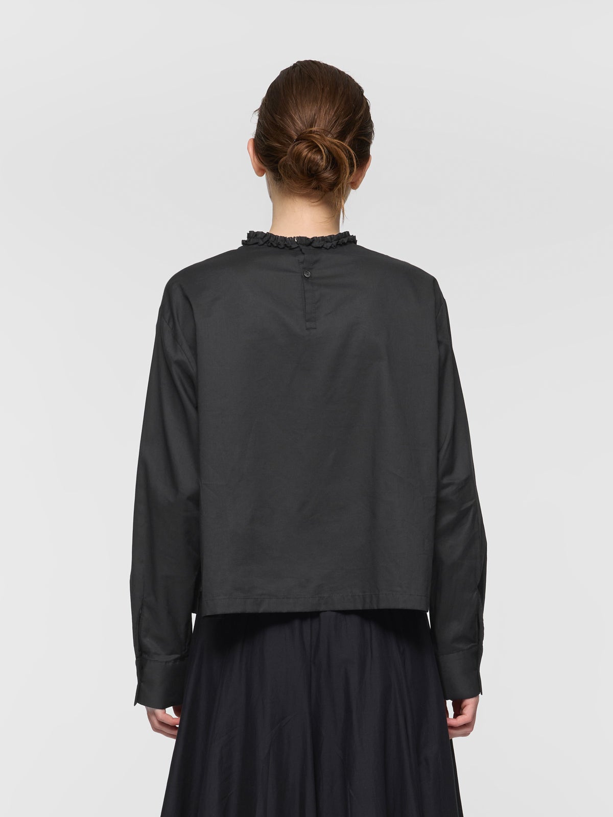 mizuiro ind フリルカラープルオーバー｜ MARcourt ONLINE STORE