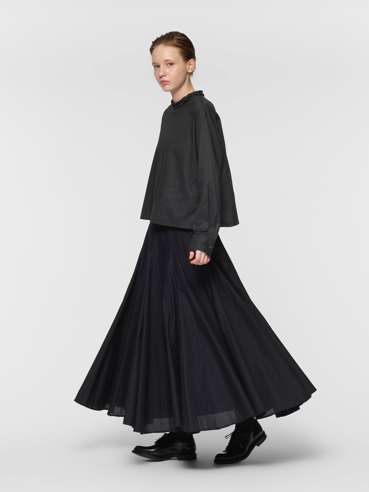 mizuiro ind フリルカラープルオーバー｜ MARcourt ONLINE STORE