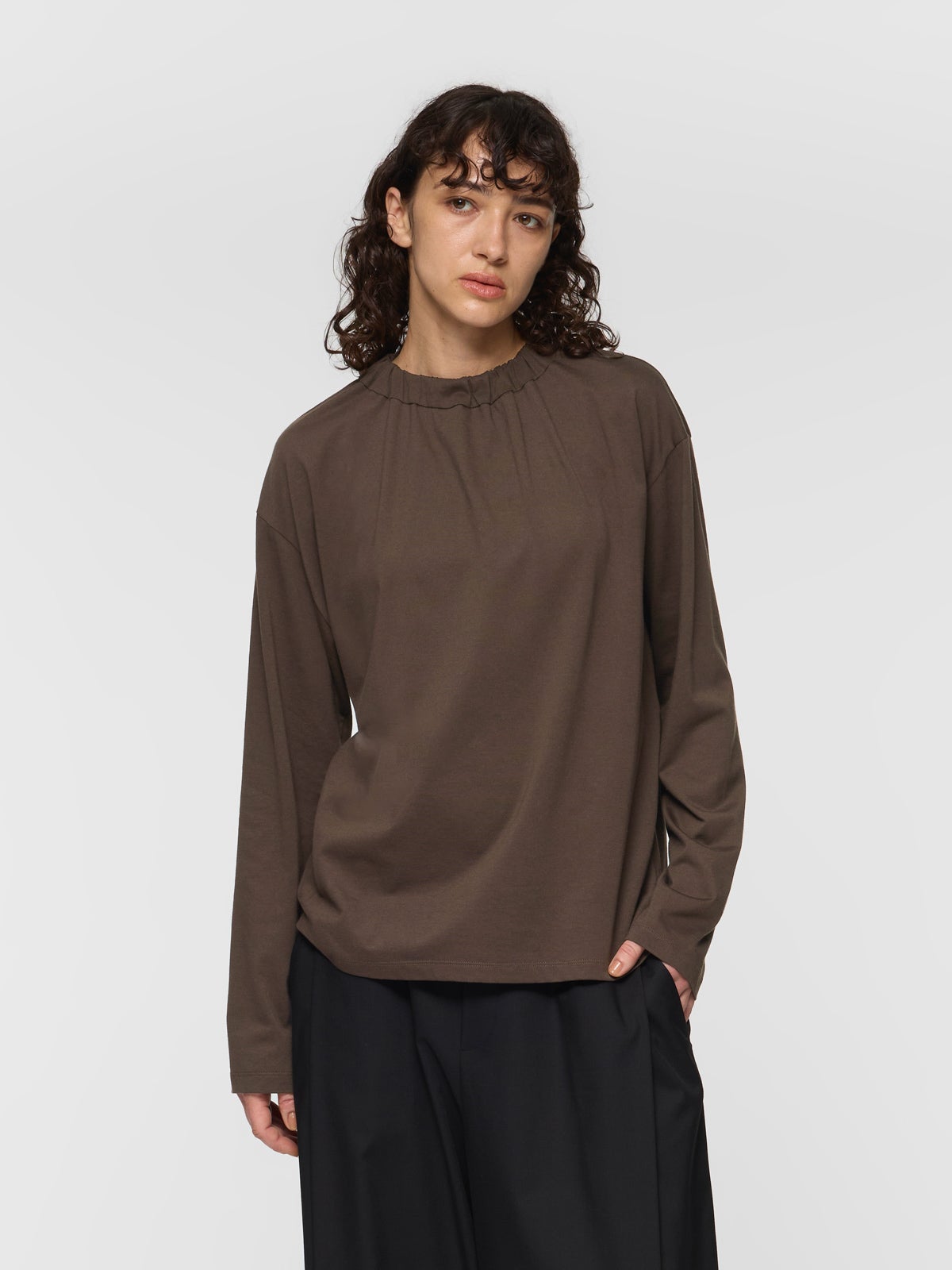 えり mizuiro ind ギャザーハイネックプルオーバー｜ MARcourt ONLINE STORE