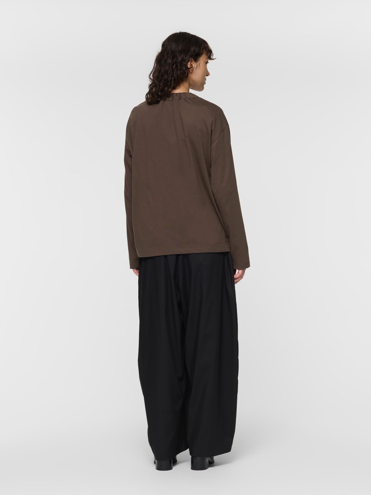 mizuiro ind ギャザーハイネックプルオーバー｜ MARcourt ONLINE STORE