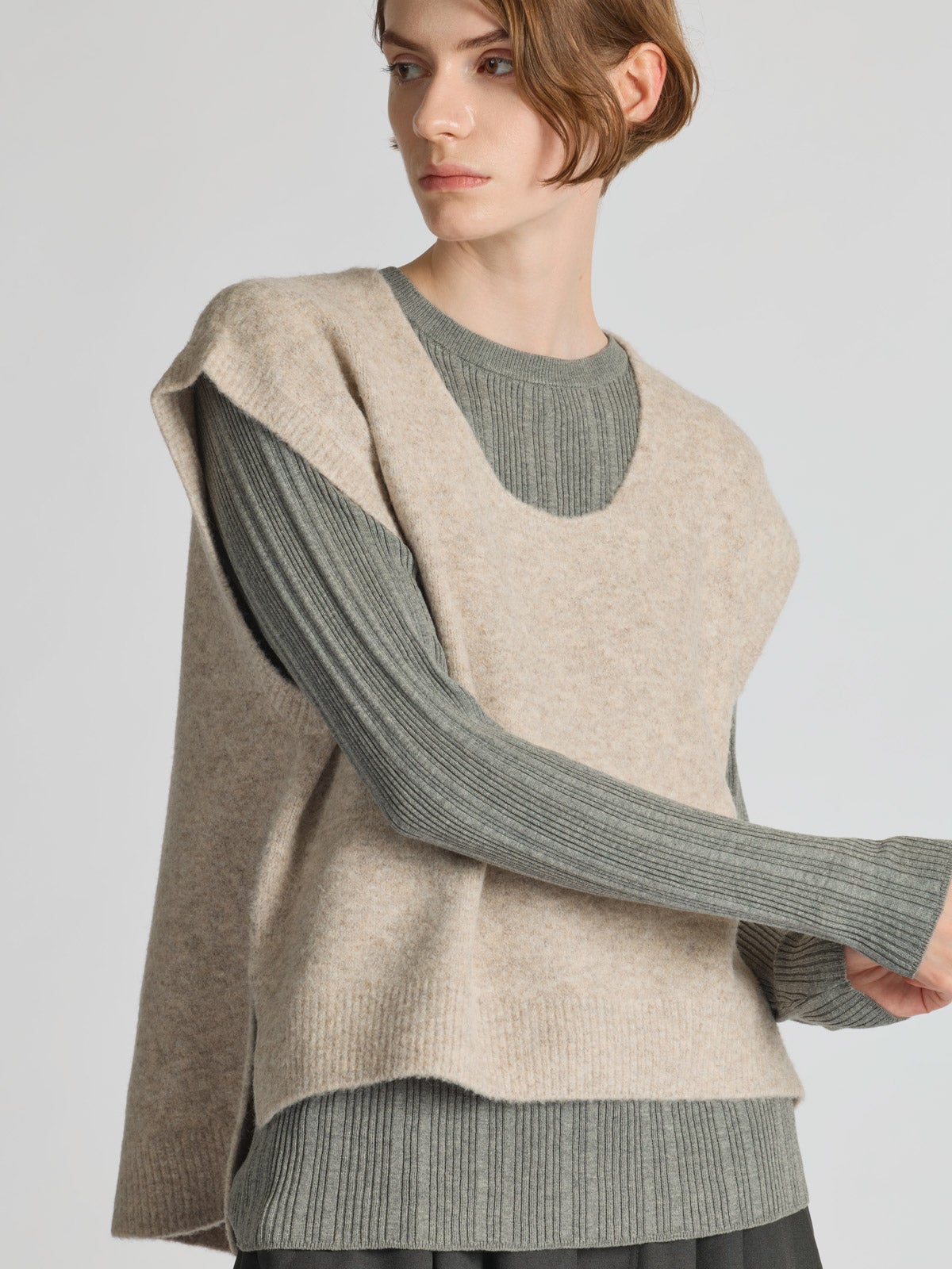 mizuiro ind Uネックベスト｜ MARcourt ONLINE STORE - マーコート