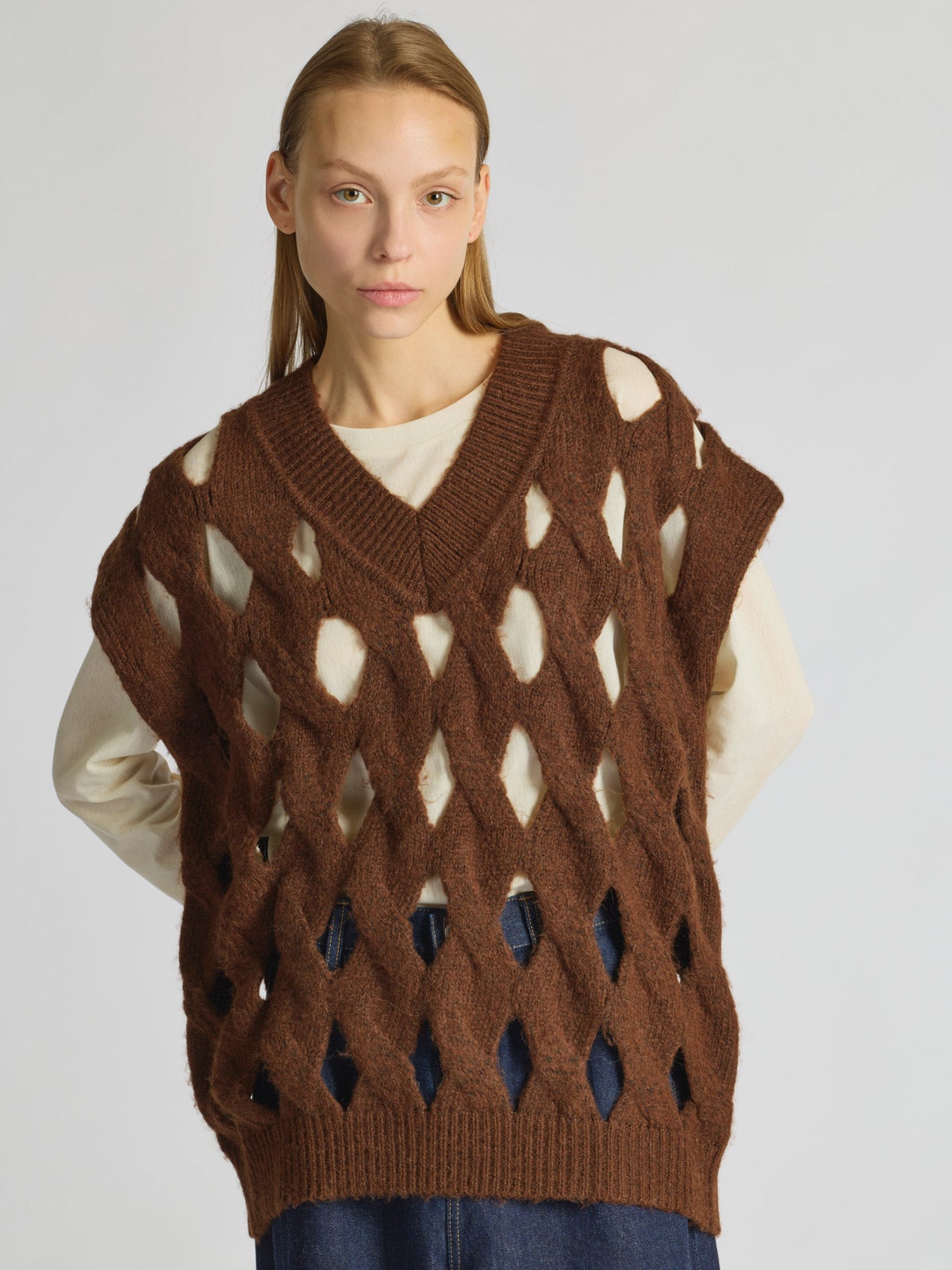 cable V neck vest